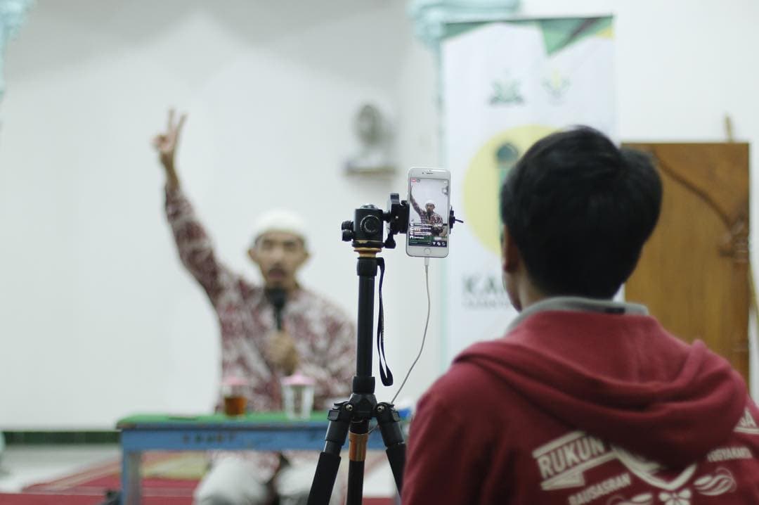 Menghadapi Ancaman Penipuan Digital dan Cybercrime: Urgensi Etika Tabayyun dan Literasi Media
